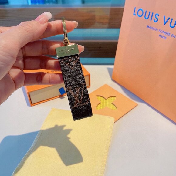 Louis Vuitton Key Chain - Picture 3 of 4